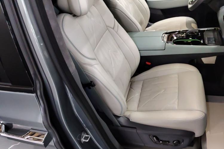 Used Zeekr 009 2024 7-Seater Aisle Version 108 kWh Right Front Seat