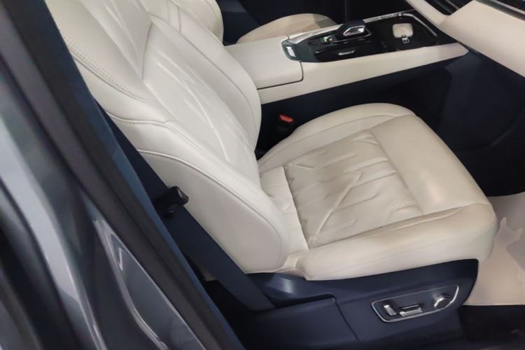 Used Zeekr 009 2024 Six-Seat Executive Version 4WD 108 kWh Right Front Seat