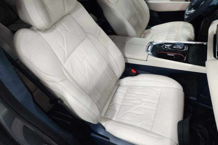 Used Zeekr 009 2024 Six-Seat Executive Version 4WD 108 kWh Right Front Seat