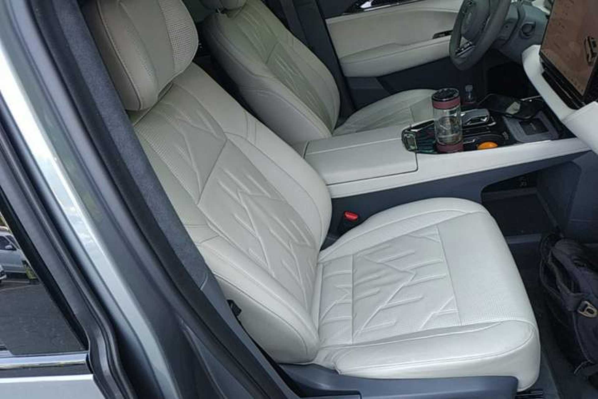 Used Zeekr 009 2024 7-Seater Walk-Through Version Four-Wheel Drive 108 kWh Right Front Seat
