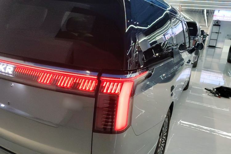 Used Zeekr 009 2024 7-Seater Walk-Through Version Four-Wheel Drive 108 kWh Right Rear Taillight