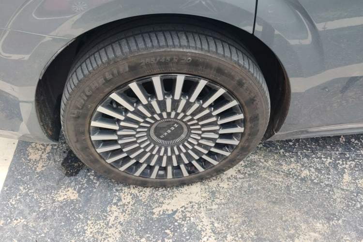 Used Zeekr 009 2024 7-Seater Walk-through Version 4WD 140 kWh Right Rear Wheel Hub