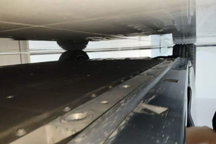 Used Zeekr 009 2024 7-Seater Walk-Through Version Four-Wheel Drive 108 kWh Right Side Sill