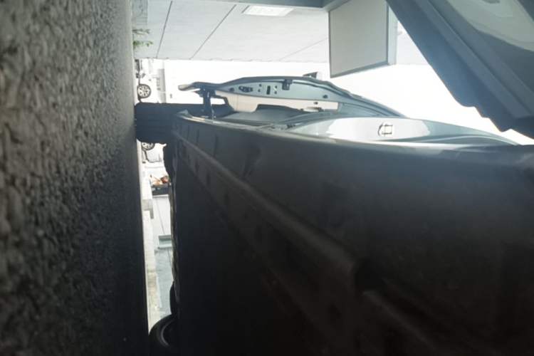 Used Zeekr 009 2024 7-Seater Aisle Version 108 kWh Right Side Sill