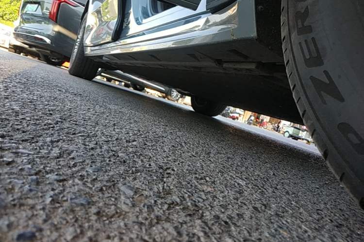 Used Zeekr 009 2024 7-Seater Walk-Through Version Four-Wheel Drive 108 kWh Right Side Sill