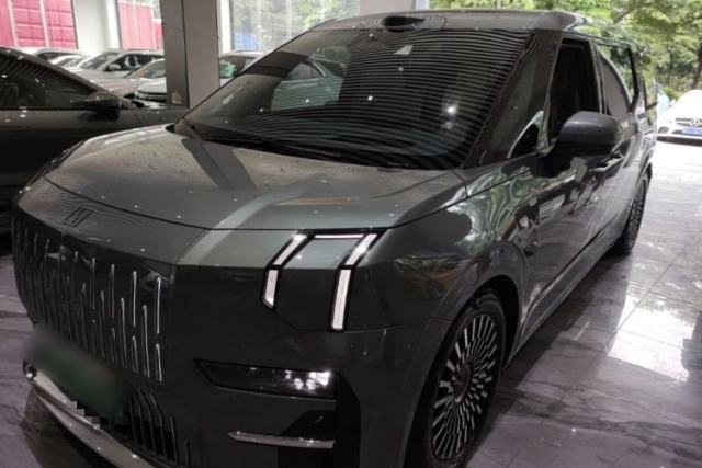 Used Zeekr 009 2024 7-Seater Aisle Version 108 kWh
