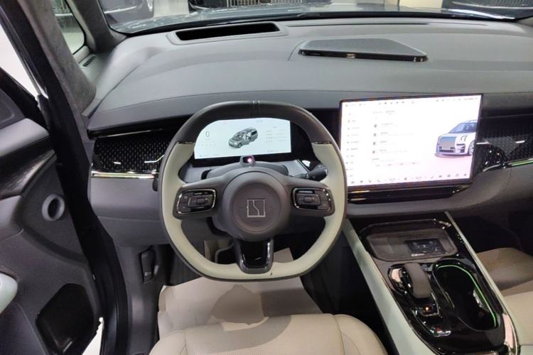Used Zeekr 009 2024 7-Seater Aisle Version 108 kWh Steering Wheel