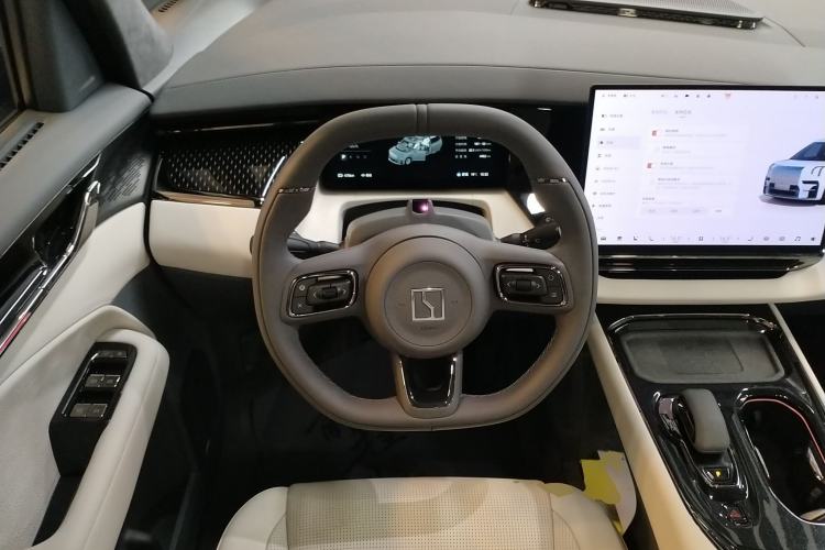Used Zeekr 009 2024 Six-Seat Executive Version 4WD 108 kWh Steering Wheel