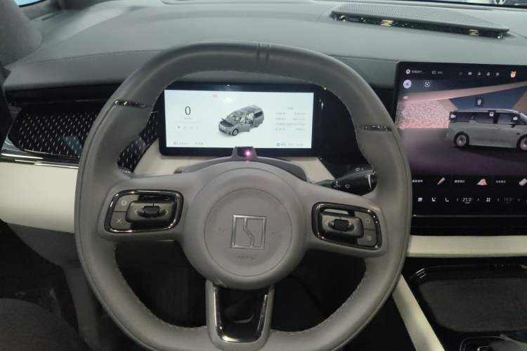 Used Zeekr 009 2024 Six-Seat Executive Version 4WD 108 kWh Steering Wheel
