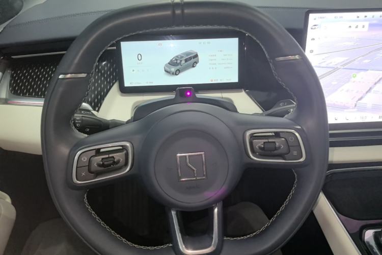 Used Zeekr 009 2024 Six-Seat Executive Version 4WD 140 kWh Steering Wheel