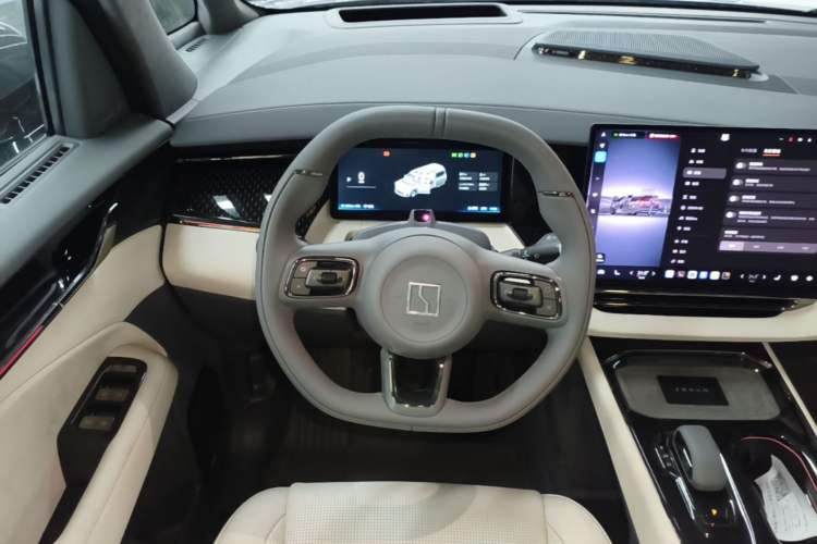 Used Zeekr 009 2024 7-Seater Walk-Through Version Four-Wheel Drive 108 kWh Steering Wheel