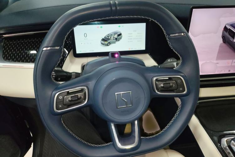 Used Zeekr 009 2024 Six-Seat Executive Version 4WD 108 kWh Steering Wheel