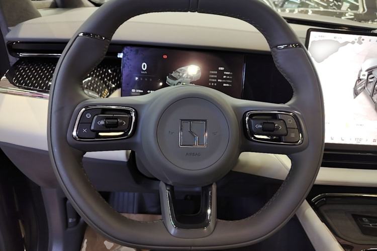 Used Zeekr 009 2024 7-Seater Aisle Version 108 kWh Steering Wheel