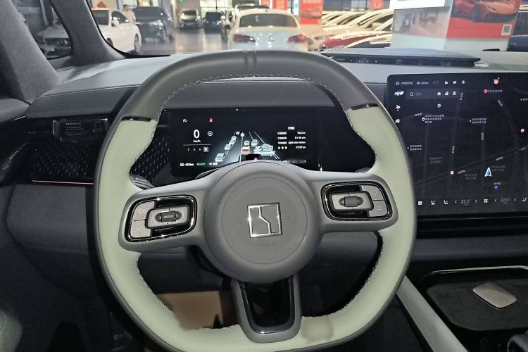 Used Zeekr 009 2024 7-Seater Walk-Through Version Four-Wheel Drive 108 kWh Steering Wheel