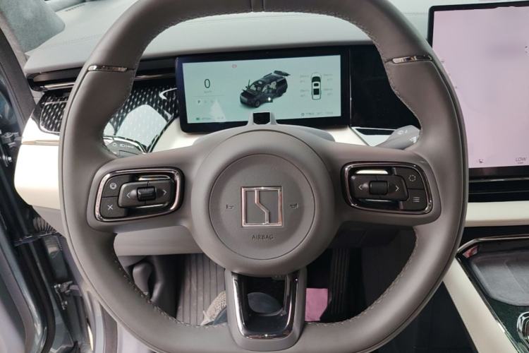 Used Zeekr 009 2024 7-Seater Walk-through Version 4WD 140 kWh Steering Wheel
