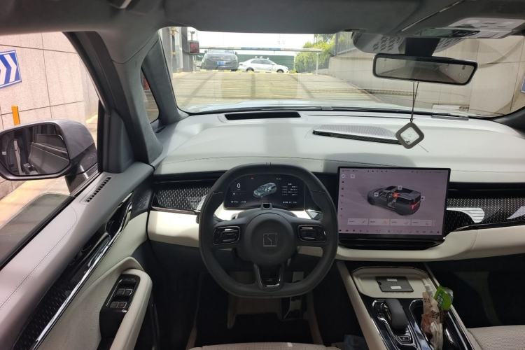 Used Zeekr 009 2024 7-Seater Aisle Version 108 kWh Steering Wheel