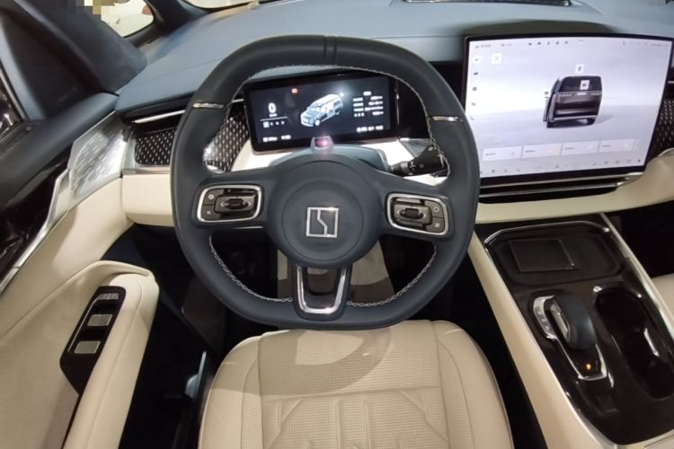 Used Zeekr 009 2024 Six-Seat Executive Version 4WD 108 kWh Steering Wheel