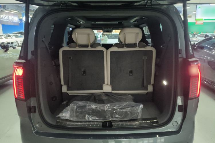 Used Zeekr 009 2024 Six-Seat Executive Version 4WD 108 kWh Trunk