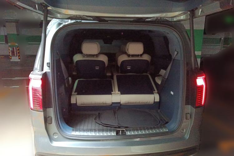 Used Zeekr 009 2024 Six-Seat Executive Version 4WD 108 kWh Trunk