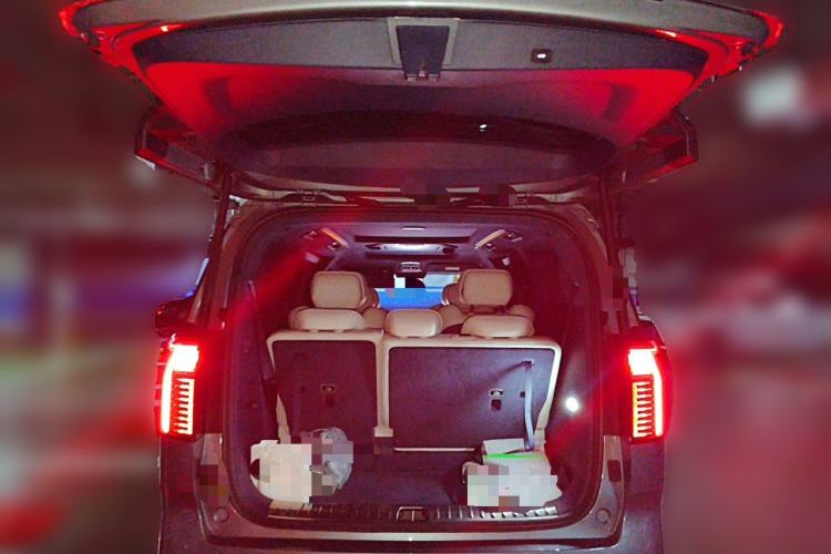 Used Zeekr 009 2024 7-Seater Aisle Version 108 kWh Trunk