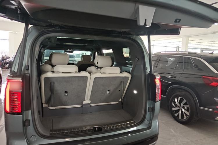 Used Zeekr 009 2024 Six-Seat Executive Version 4WD 108 kWh Trunk