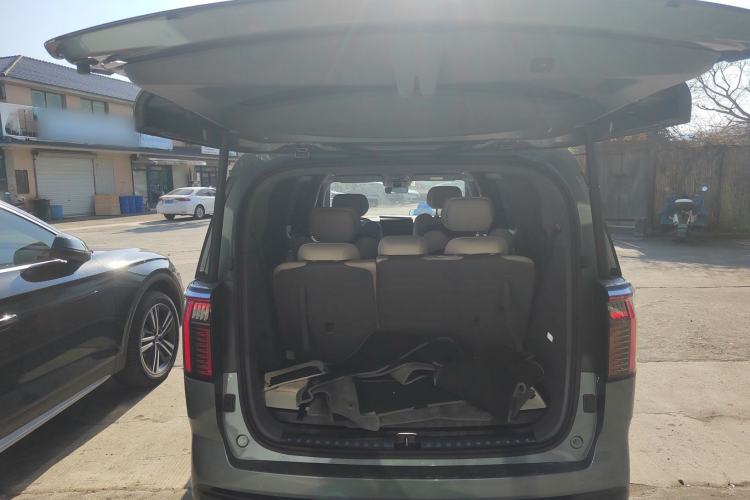 Used Zeekr 009 2024 7-Seater Aisle Version 108 kWh Trunk
