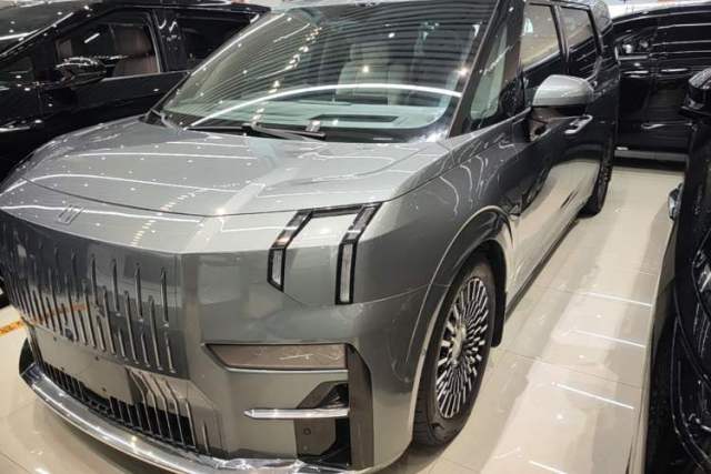 Used Zeekr 009 2024 7-Seater Aisle Version 108 kWh