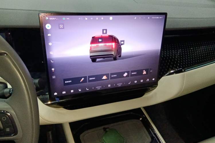 Used Zeekr 009 2024 7-Seater Walk-Through Version Four-Wheel Drive 108 kWh Audio And AC Panel