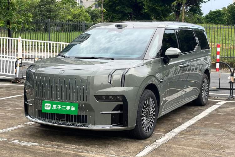 Zeekr 009 2024 7-Seater Walk-Through Version Four-Wheel Drive 108 kWh