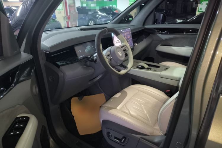 Used Zeekr 009 2024 7-Seater Walk-Through Version Four-Wheel Drive 108 kWh Driver Seat