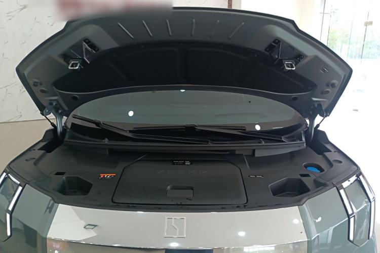 Used Zeekr 009 2024 7-Seater Aisle Version 108 kWh Engine Bay