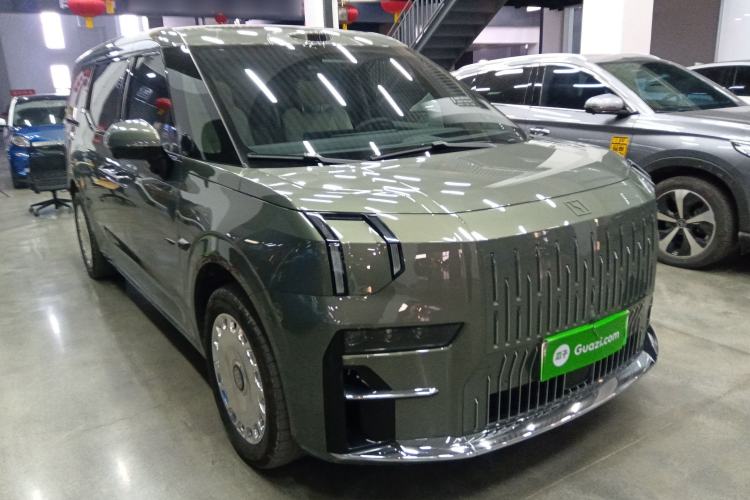 Used Zeekr 009 2024 7-Seater Walk-Through Version Four-Wheel Drive 108 kWh Exterior 2
