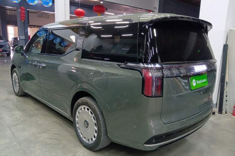 Used Zeekr 009 2024 7-Seater Walk-Through Version Four-Wheel Drive 108 kWh Exterior 3