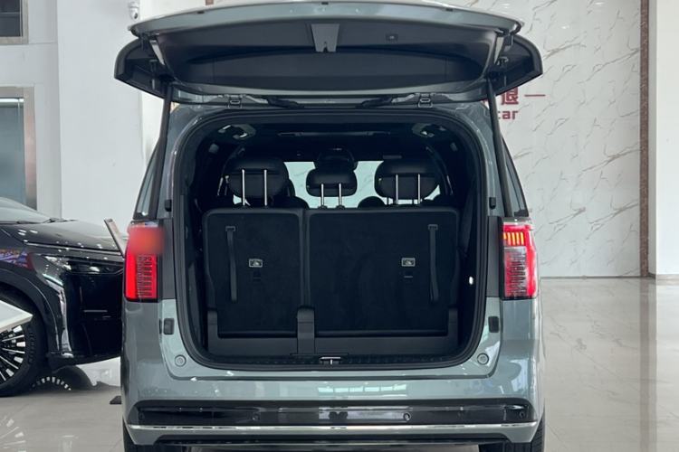 Used Zeekr 009 2024 7-Seater Aisle Version 108 kWh Exterior 5