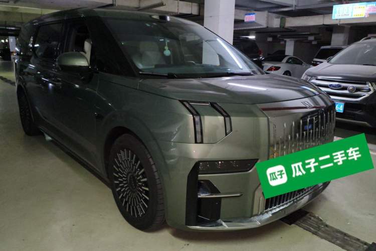 Used Zeekr 009 2024 7-Seater Walk-Through Version Four-Wheel Drive 108 kWh Front Right 45 Deg