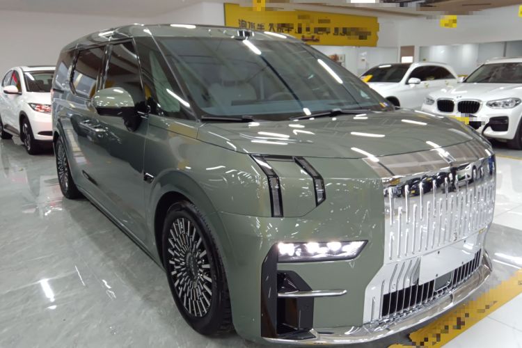 Used Zeekr 009 2024 Six-Seat Executive Version 4WD 140 kWh Front Right 45 Deg