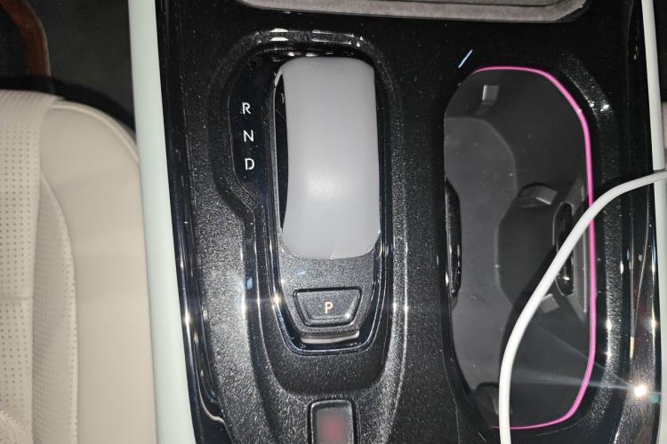 Used Zeekr 009 2024 7-Seater Walk-Through Version Four-Wheel Drive 108 kWh Gear Lever