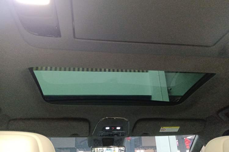 Used Zeekr 009 2024 7-Seater Walk-Through Version Four-Wheel Drive 108 kWh Headliner
