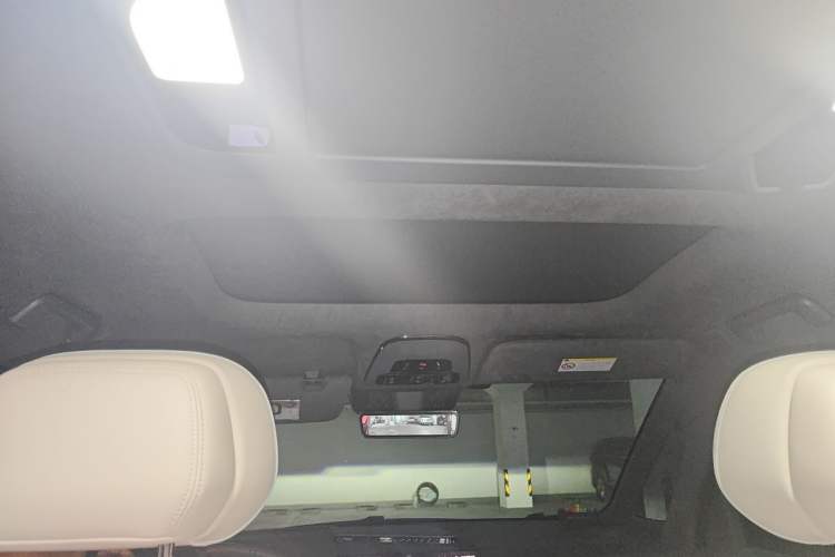 Used Zeekr 009 2024 7-Seater Walk-Through Version Four-Wheel Drive 108 kWh Headliner