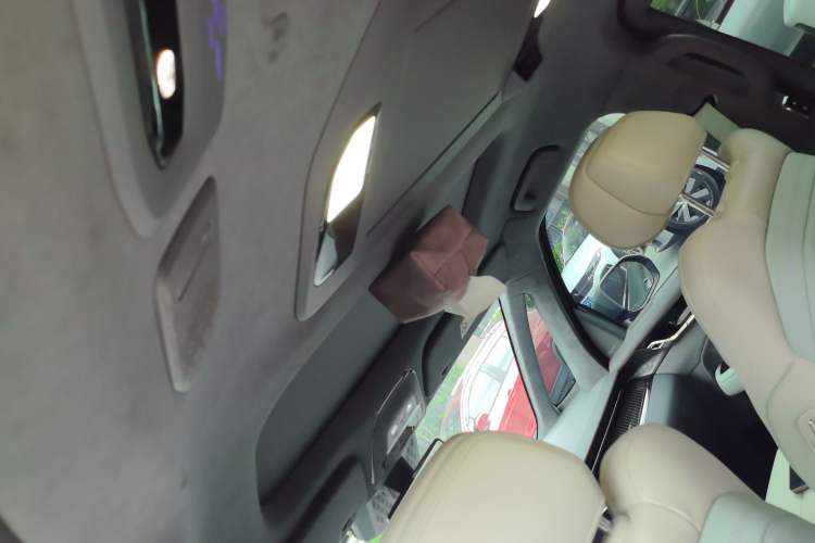 Used Zeekr 009 2024 7-Seater Walk-Through Version Four-Wheel Drive 108 kWh Headliner