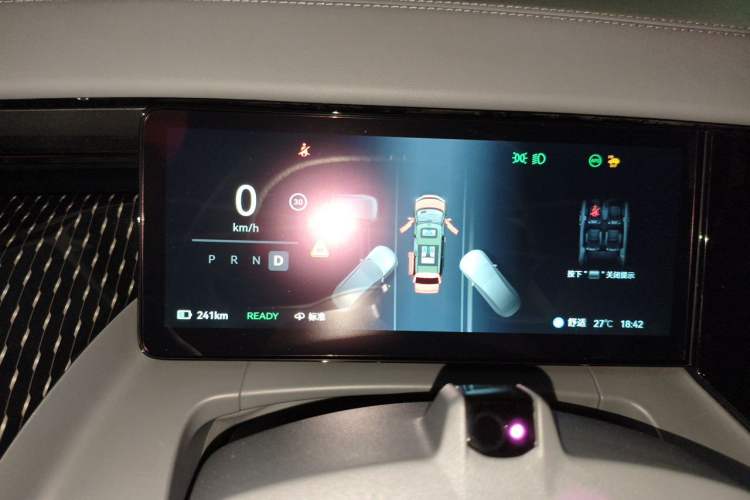 Used Zeekr 009 2024 7-Seater Walk-Through Version Four-Wheel Drive 108 kWh Instrument Cluster