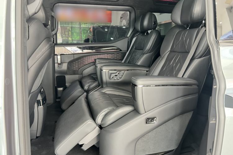 Used Zeekr 009 2024 7-Seater Aisle Version 108 kWh Interior 8