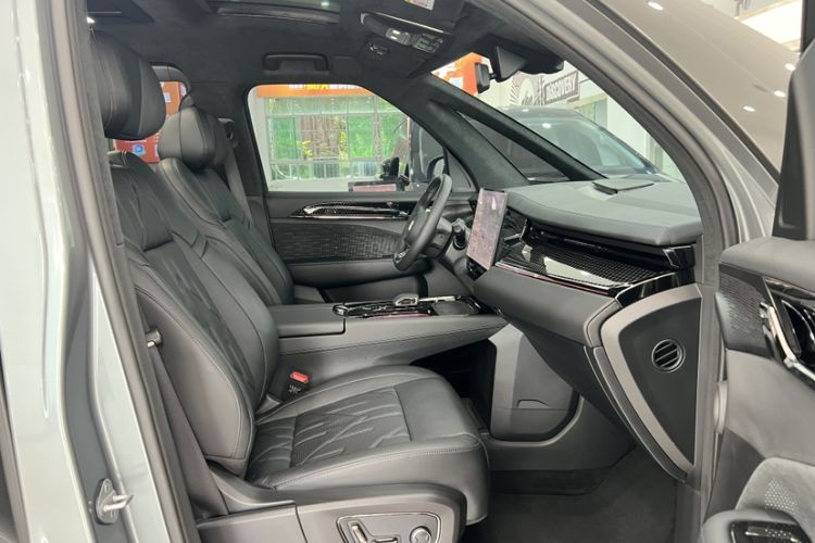 Used Zeekr 009 2024 7-Seater Aisle Version 108 kWh Interior 9