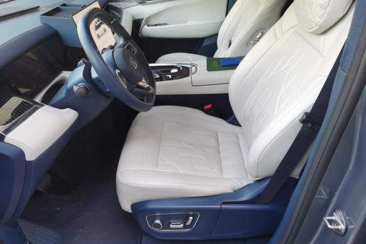 Used Zeekr 009 2024 Six-Seat Executive Version 4WD 108 kWh Left Front Seat