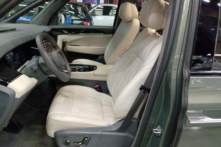 Used Zeekr 009 2024 7-Seater Walk-Through Version Four-Wheel Drive 108 kWh Left Front Seat