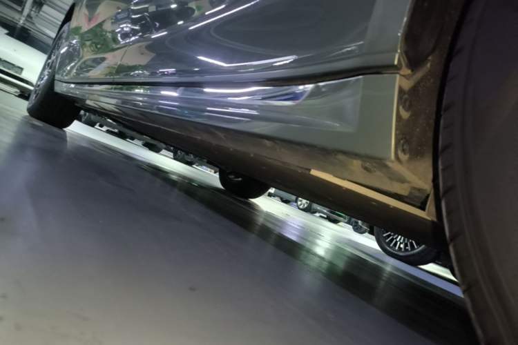 Used Zeekr 009 2024 7-Seater Walk-Through Version Four-Wheel Drive 108 kWh Left Side Sill
