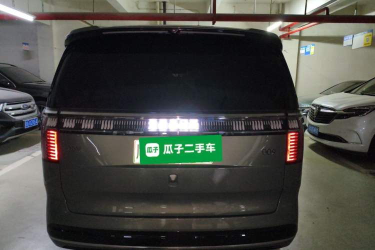 Used Zeekr 009 2024 7-Seater Walk-Through Version Four-Wheel Drive 108 kWh Rear