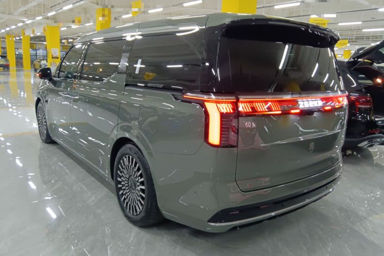 Used Zeekr 009 2024 Six-Seat Executive Version 4WD 140 kWh Rear Left 45 Deg