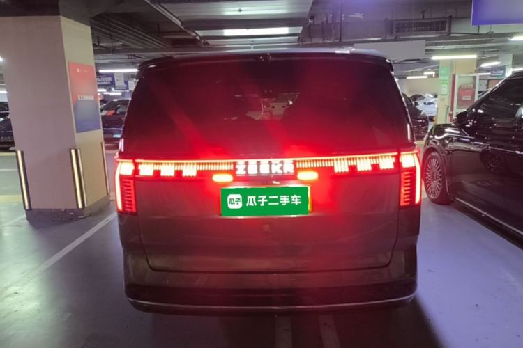 Used Zeekr 009 2024 7-Seater Walk-Through Version Four-Wheel Drive 108 kWh Rear