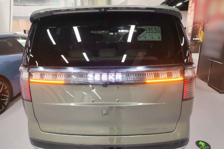 Used Zeekr 009 2024 7-Seater Walk-Through Version Four-Wheel Drive 108 kWh Rear